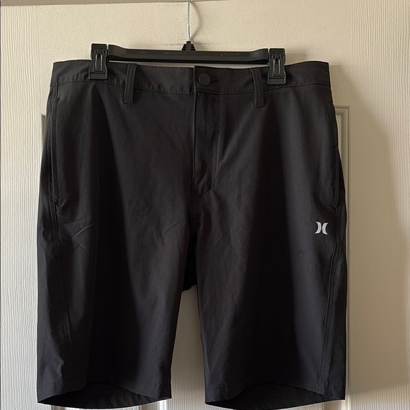 Hurley Other - Hurley EUC Men’s black shorts size 34
